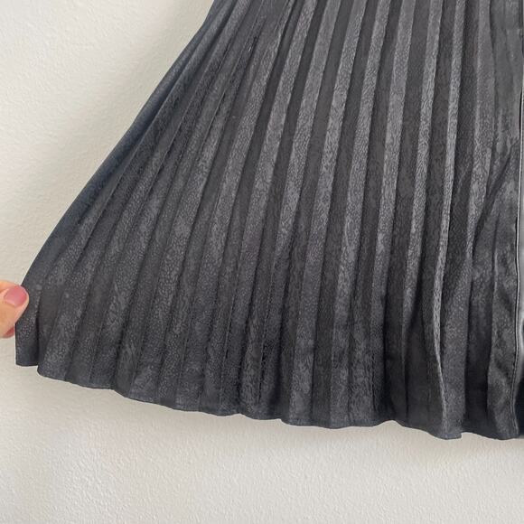 DKNY Jeans Pleated Skirt Women 14 Black Faux Leather Satin Knee Length Classic - Picture 7 of 7